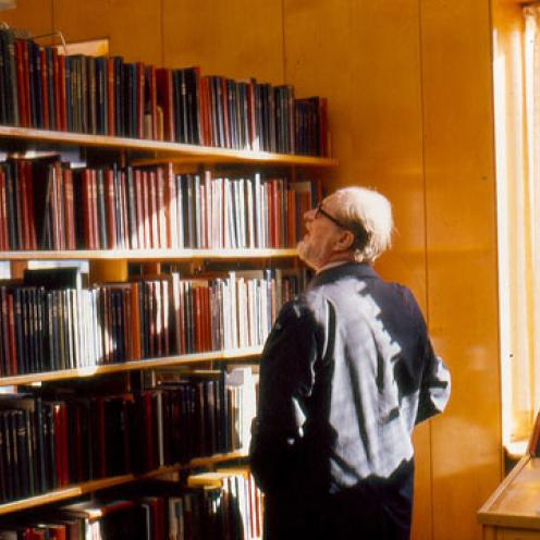 Selv om der kom mange nye typer af materialer på biblioteket, er det fortsat bogen, der står i højsædet.